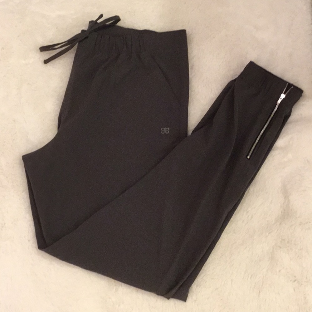 Cobblestone Gray Albion Jetsetter jogger
